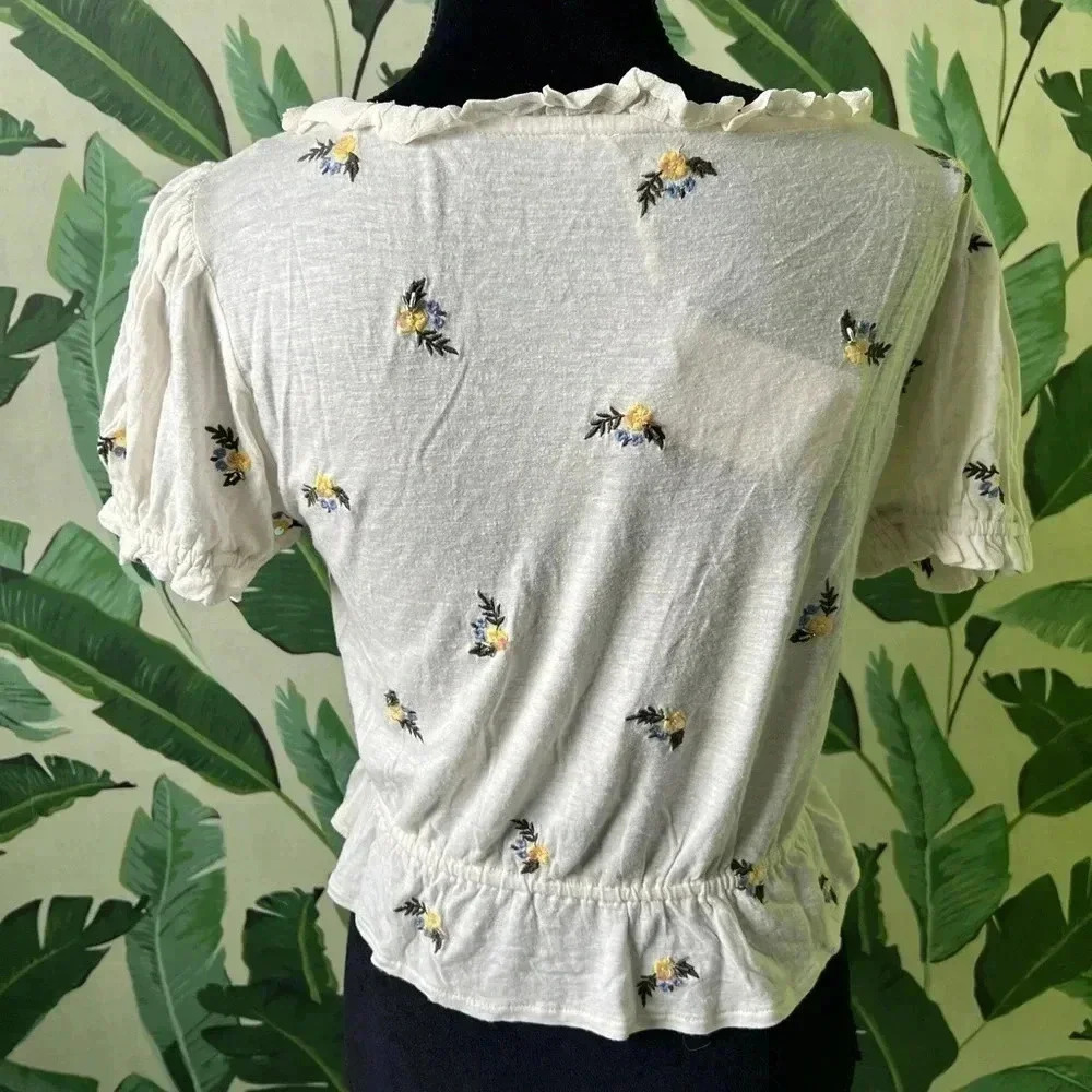 Free People Women’s Cream full bloom embroidered crop top Ruffle Small NWT - Picture 7 of 9